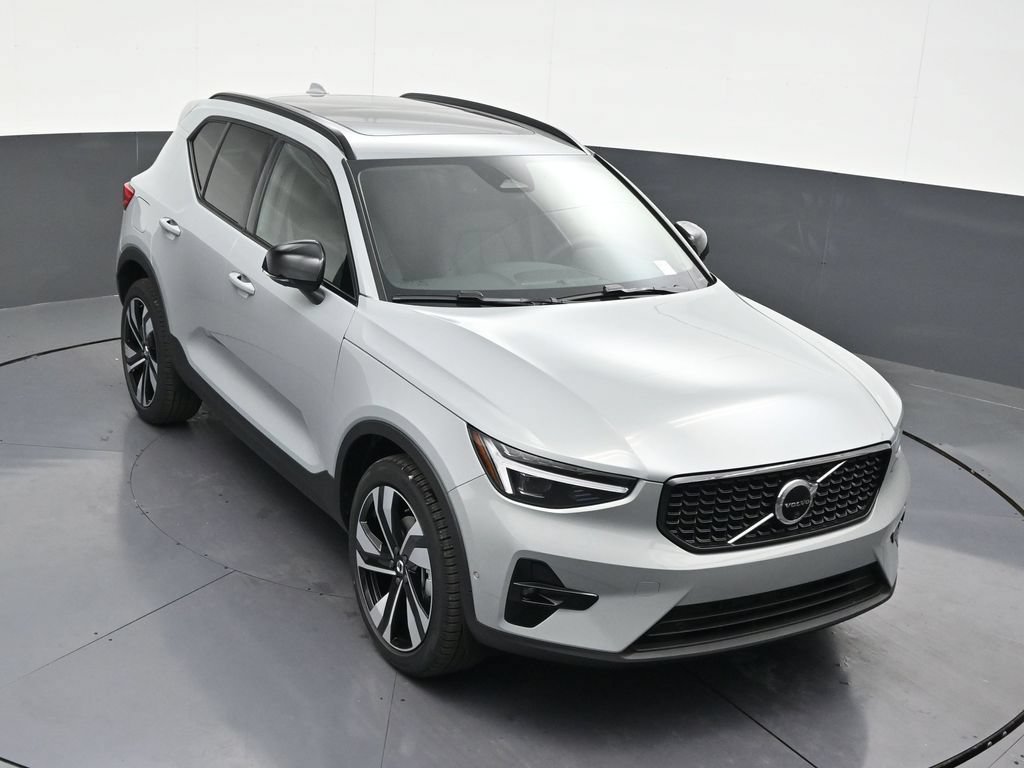 New 2026 Volvo XC40 B5 Plus AWD/4WD image 19