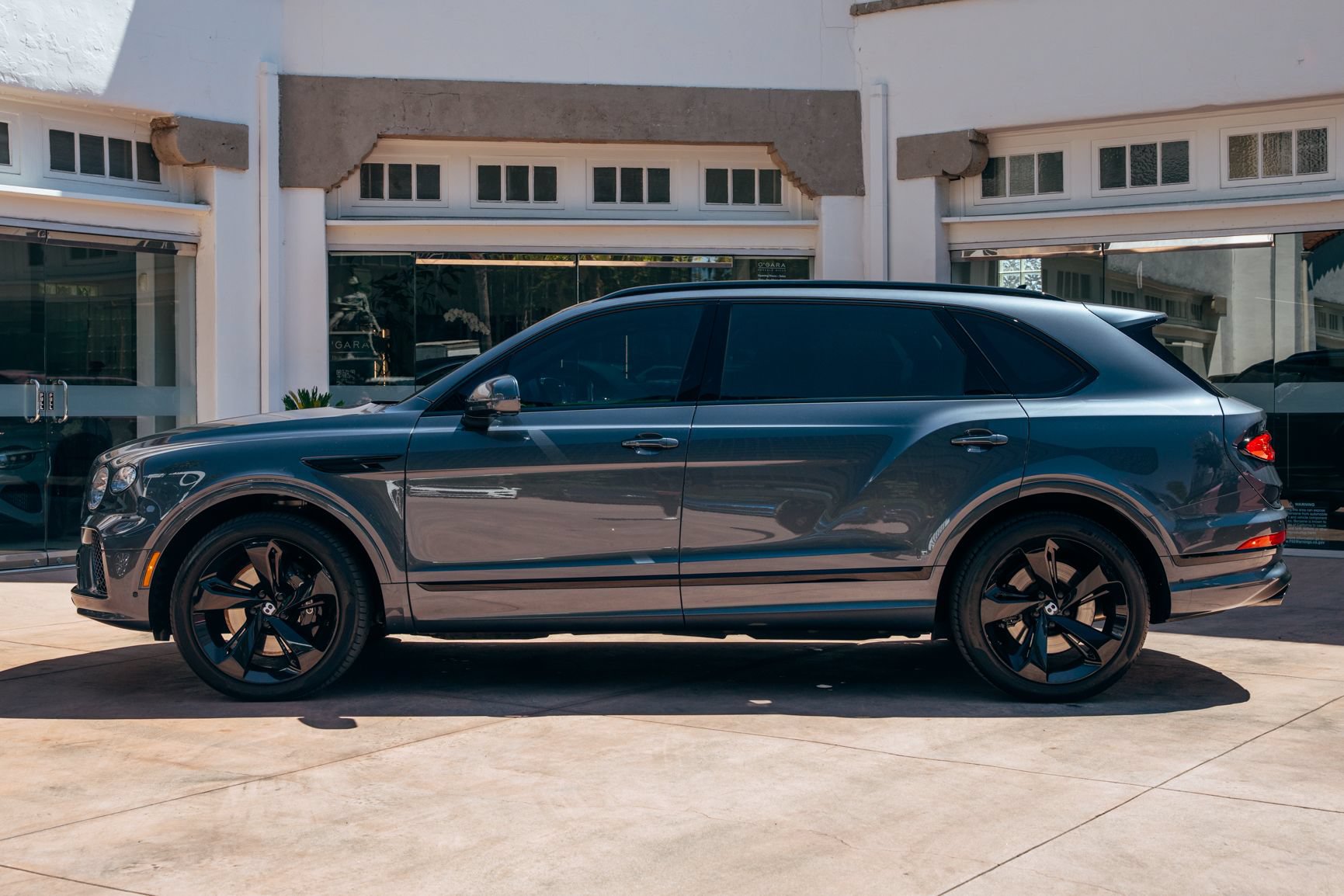 Used 2024 Bentley Bentayga Extended Wheelbase AWD/4WD image 40
