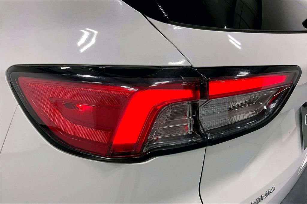 Used 2020 Ford Escape Titanium image 39