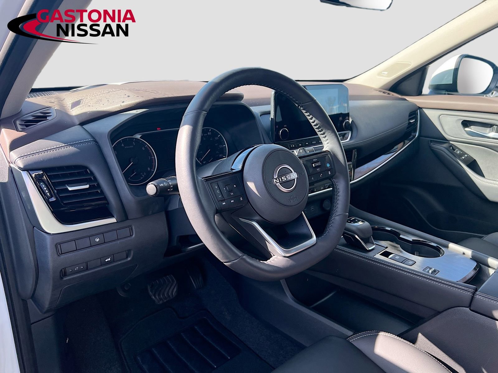 Used 2023 Nissan Rogue SL w/ SL Premium Package image 11