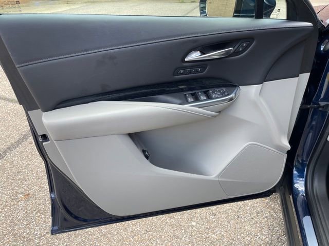 Used 2021 Cadillac XT4 Premium Luxury w/ Enhanced Visibility Package AWD/4WD image 21