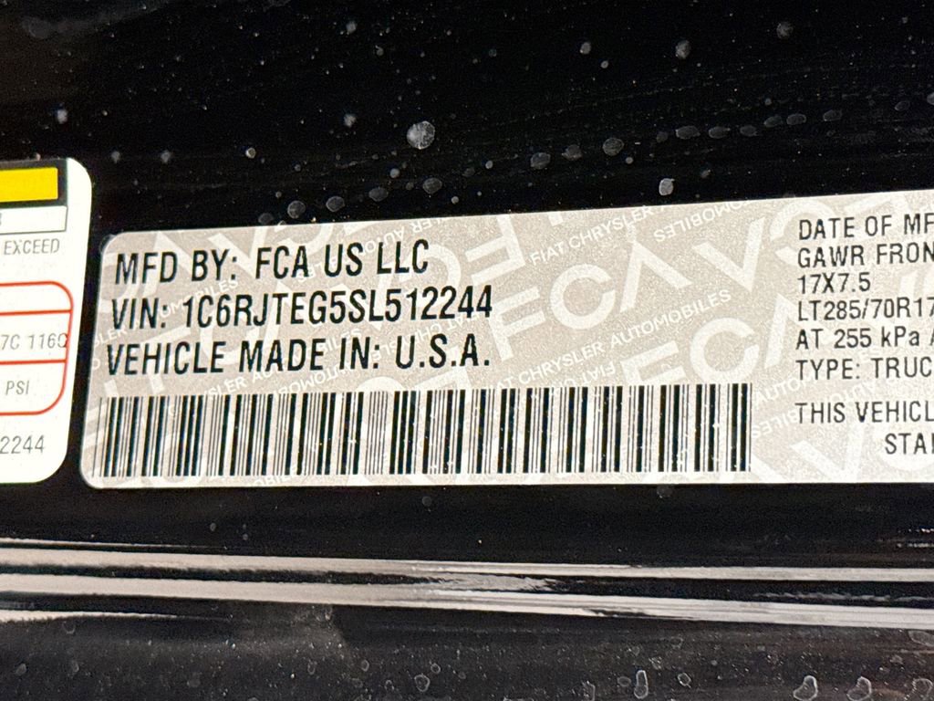 Used 2025 Jeep Gladiator Mojave w/ Convenience Group image 24