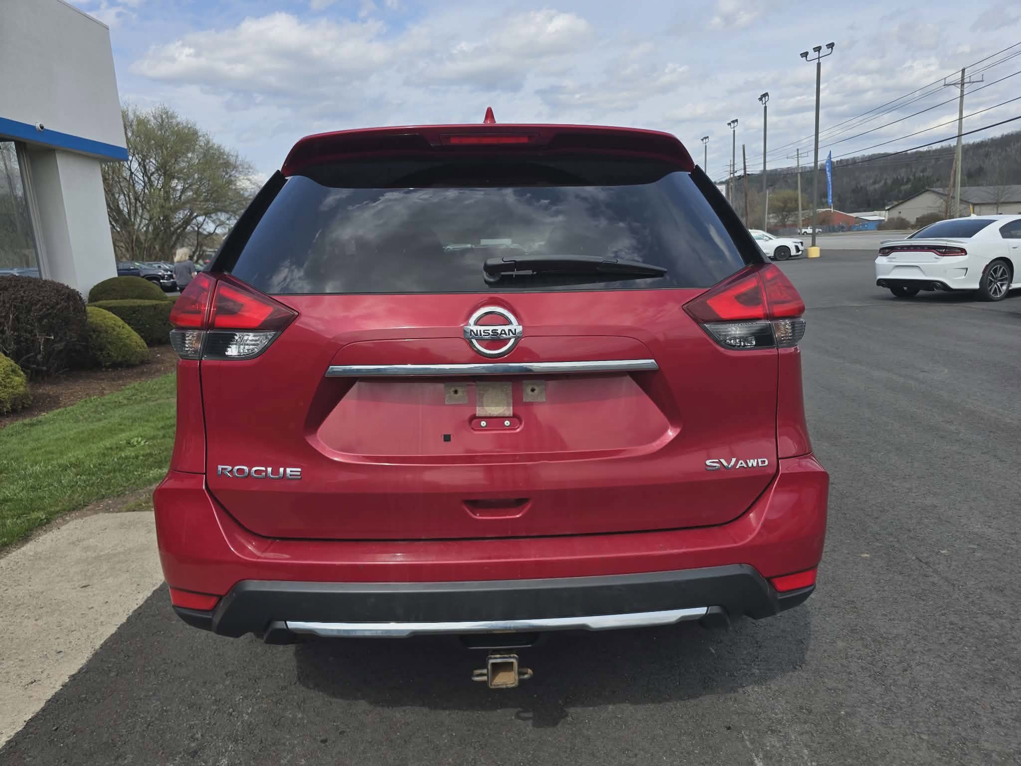 Used 2017 Nissan Rogue SV w/ Sun & Sound Touring Package video 4