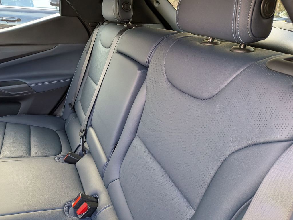 Used 2023 Chevrolet Bolt EUV Premier w/ Sun & Sound Package image 27