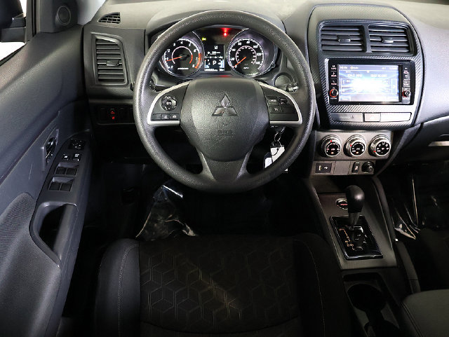 Used 2025 Mitsubishi Outlander Sport ES AWD/4WD image 3