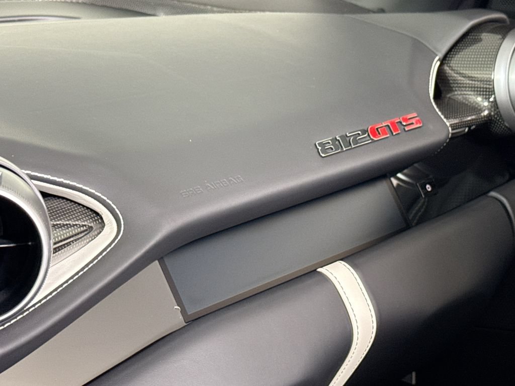 Used 2021 Ferrari 812 GTS RWD image 17