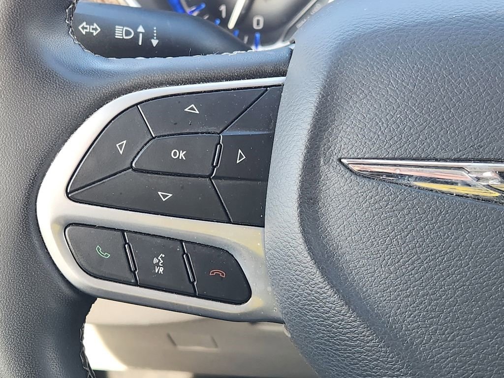 Used 2023 Chrysler Pacifica Limited image 27