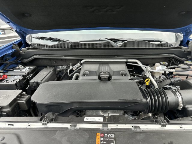 Used 2025 Chevrolet Colorado ZR2 w/ Technology Package AWD/4WD image 29