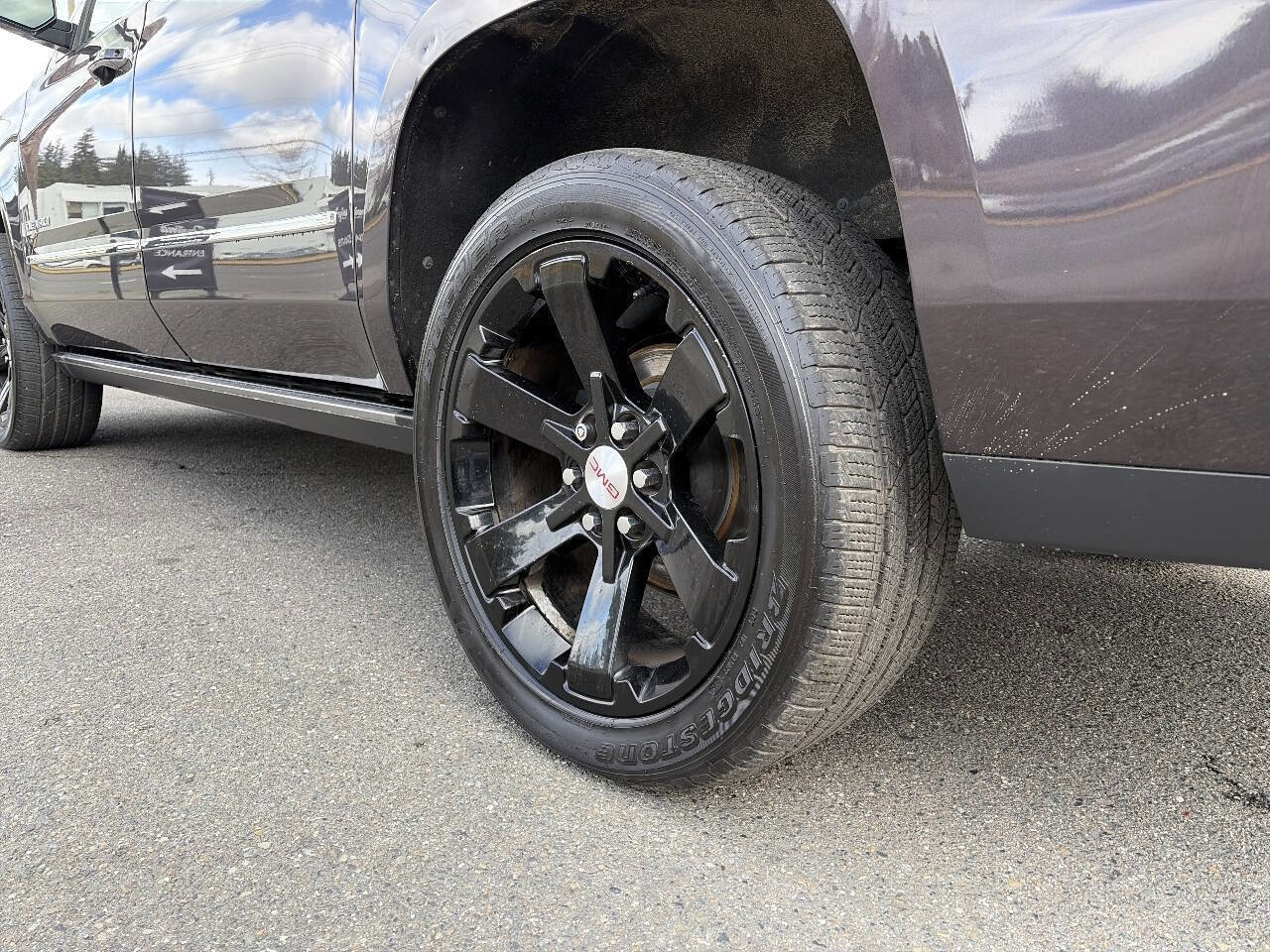 Used 2015 GMC Yukon XL Denali w/ Premium Package image 4