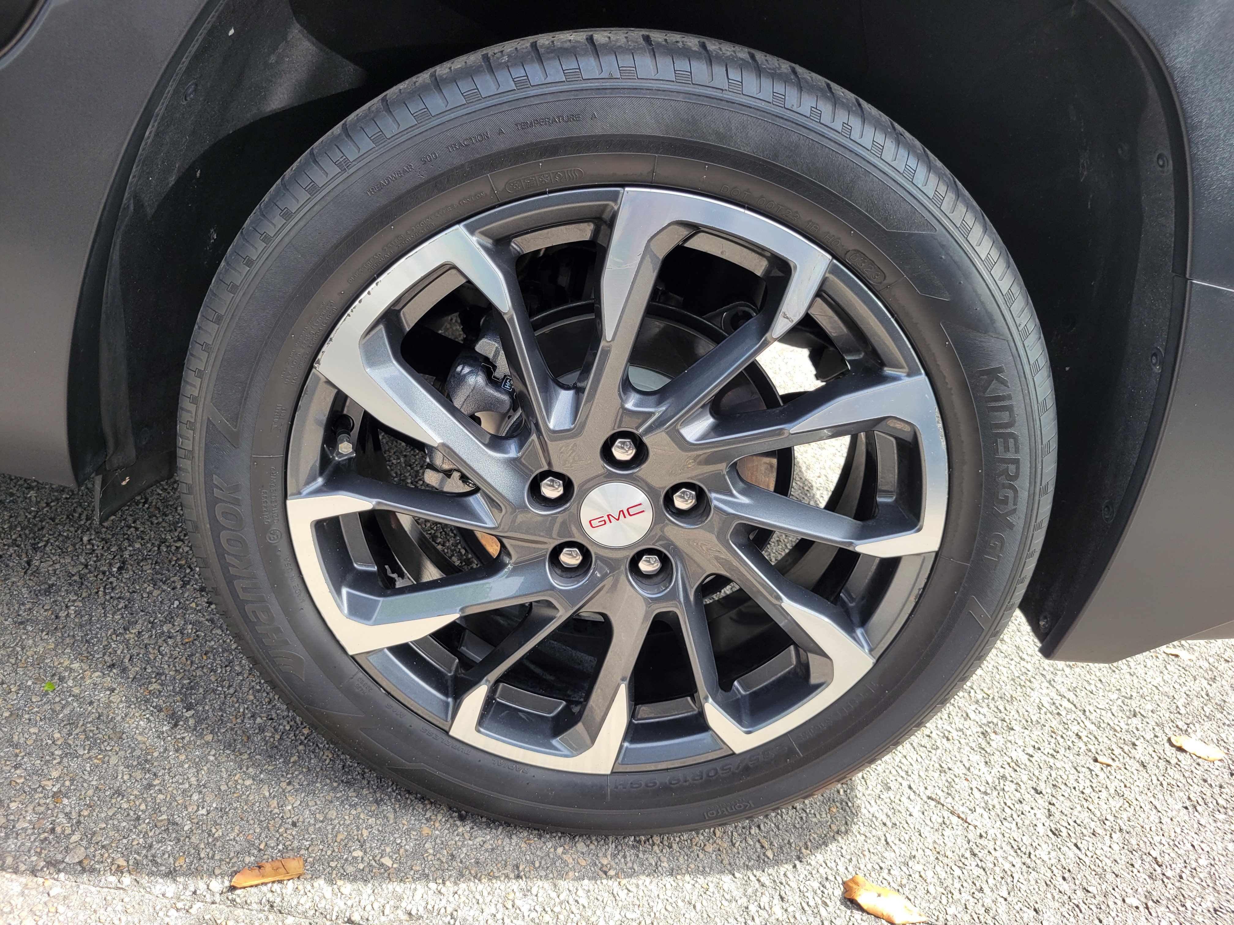 Used 2023 GMC Terrain SLT w/ Tech Package FWD image 28