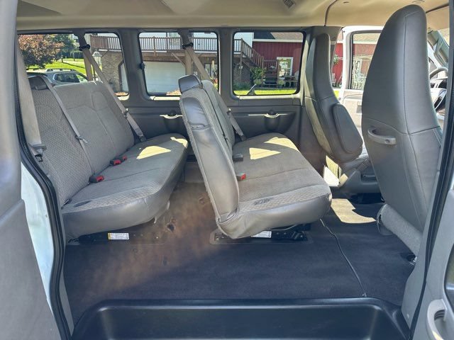 Used 2025 Chevrolet Express 3500 LT w/ LT Preferred Equipment Group RWD image 19