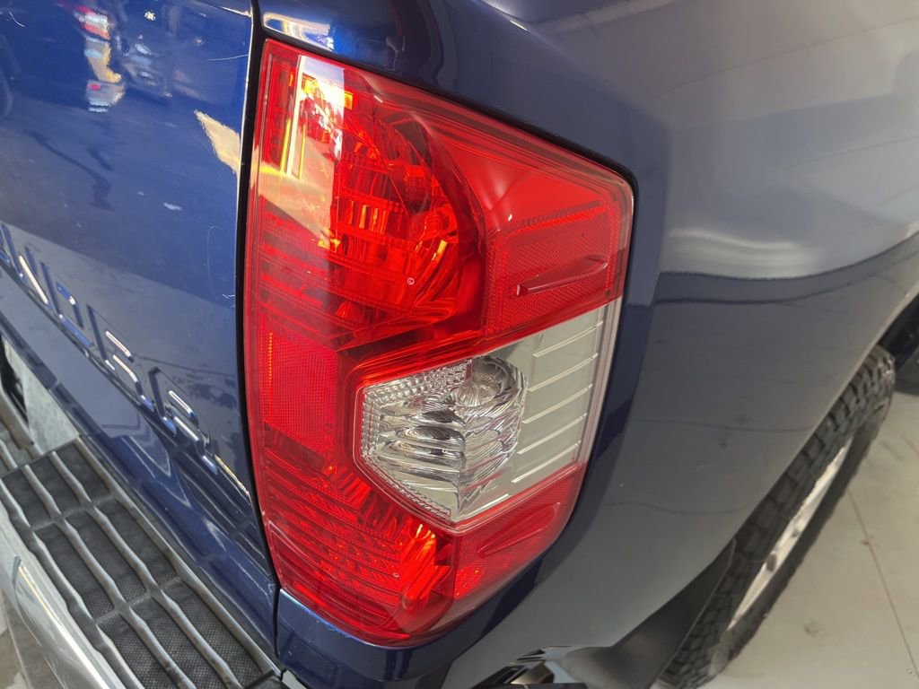 Used 2015 Toyota Tundra SR5 w/ SR5 Upgrade Package image 50