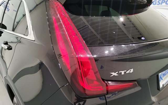Used 2024 Cadillac XT4 Premium Luxury image 10