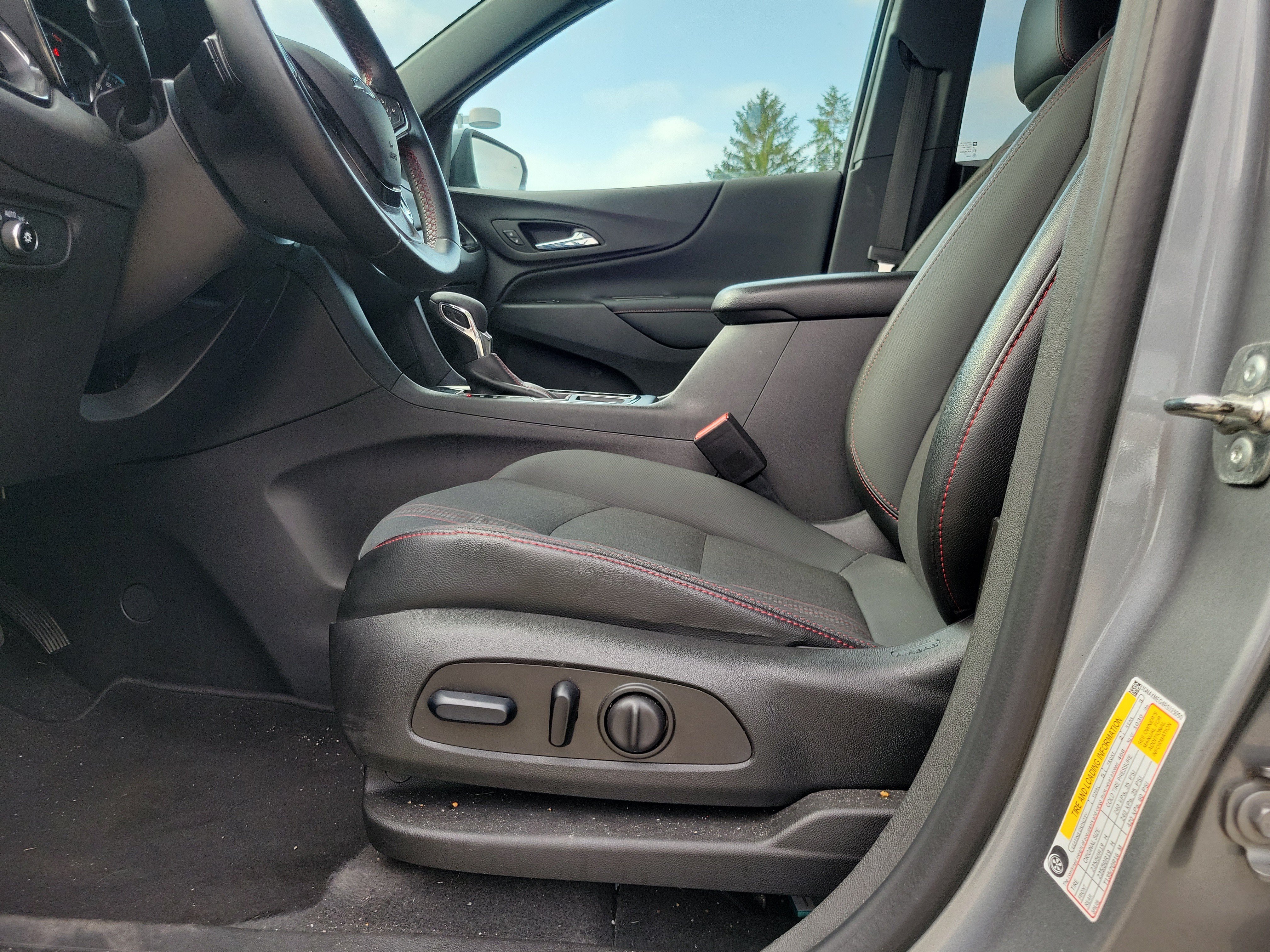 Used 2024 Chevrolet Equinox RS FWD image 16