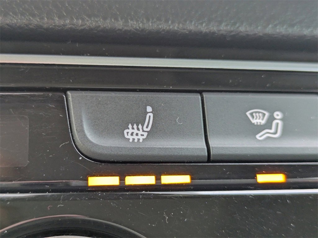 Certified 2023 Volkswagen Atlas SEL R-Line image 24