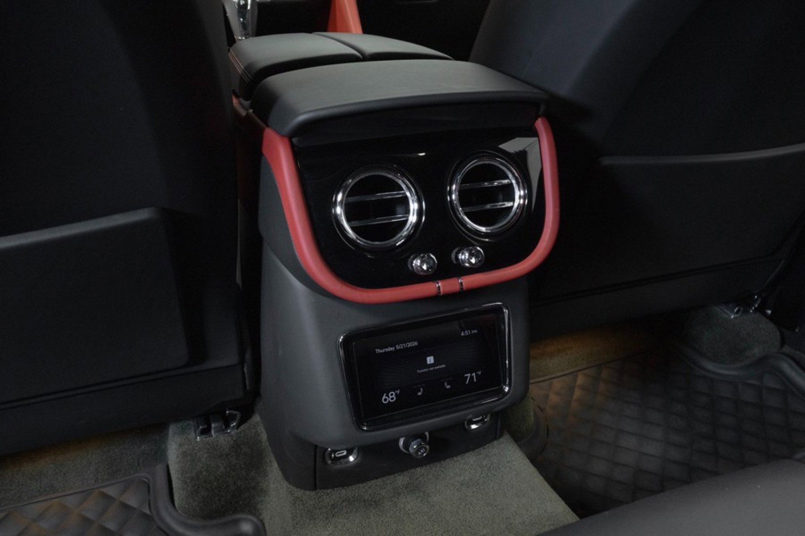 Used 2022 Bentley Bentayga AWD/4WD image 48