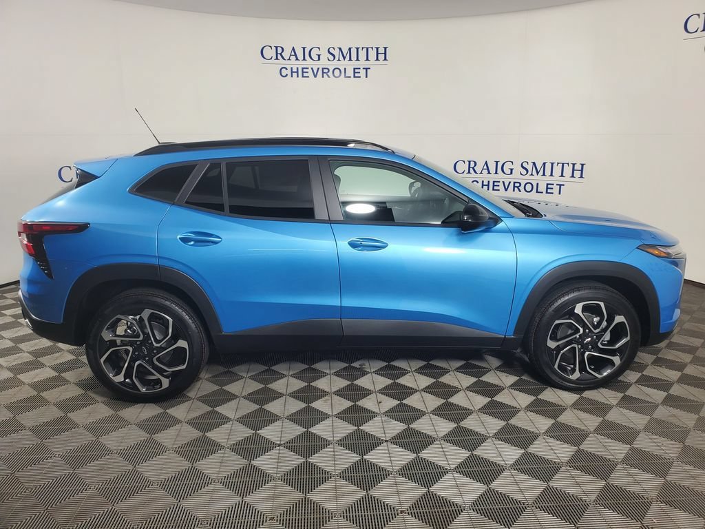 New 2026 Chevrolet Trax RS w/ Sunroof Package FWD image 5