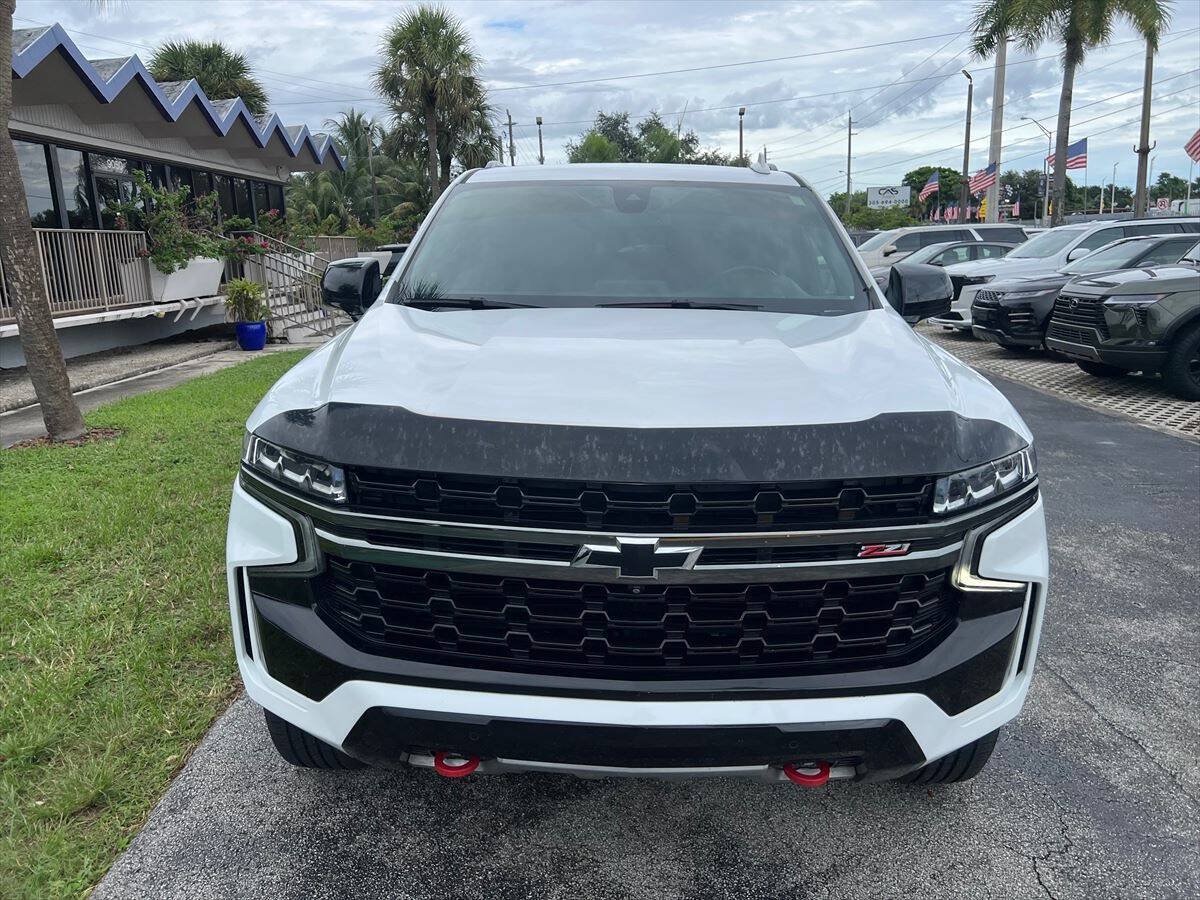 Used 2021 Chevrolet Tahoe Z71 w/ Luxury Package AWD/4WD image 3