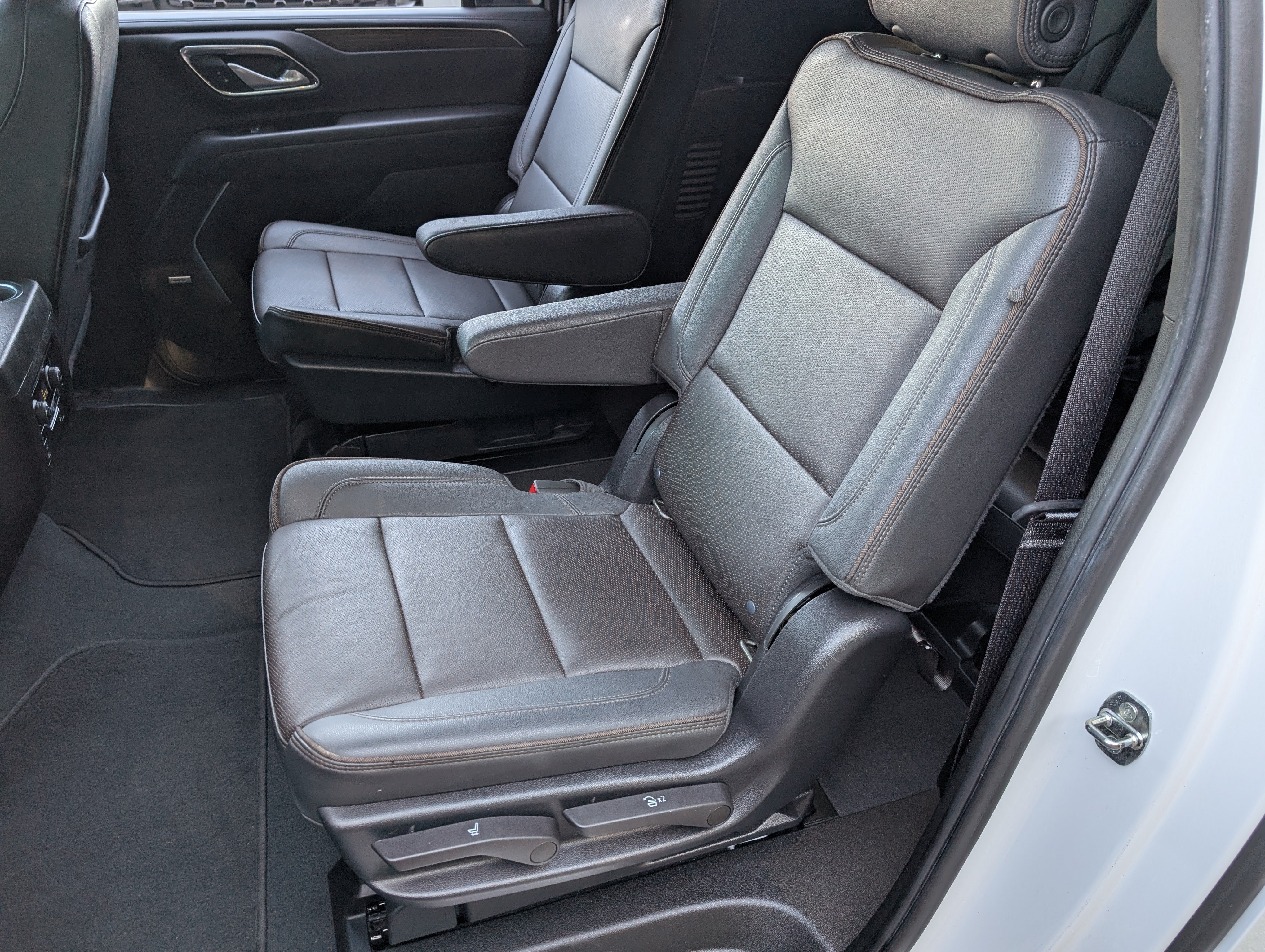 Used 2022 Chevrolet Suburban High Country w/ Max Trailering Package AWD/4WD image 19