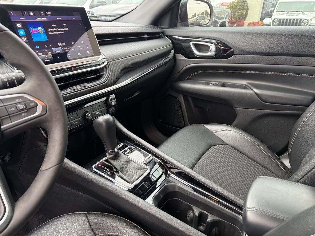 Used 2024 Jeep Compass Latitude w/ Convenience Group image 30