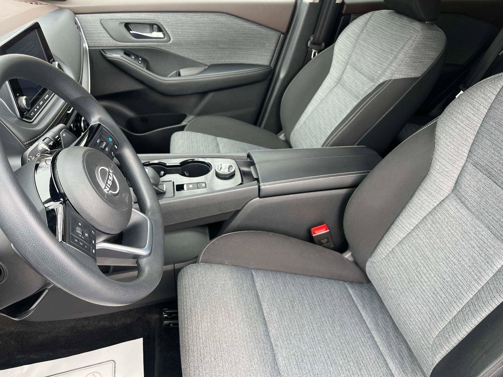 Certified 2023 Nissan Rogue SV image 21