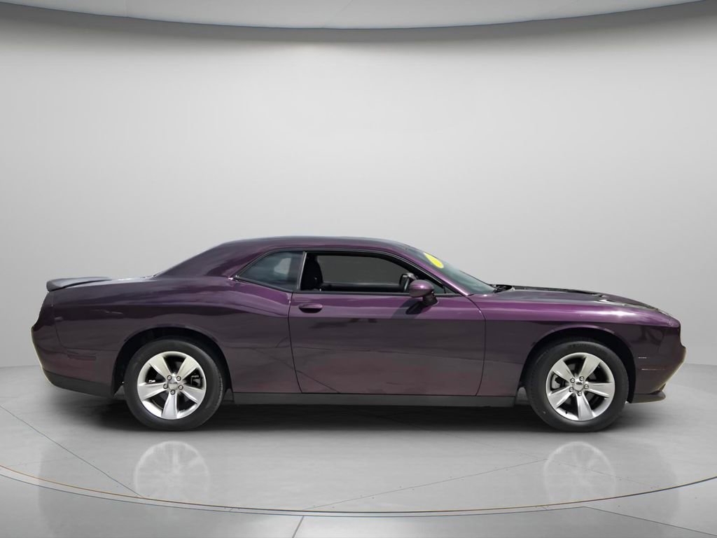 Used 2021 Dodge Challenger SXT image 4