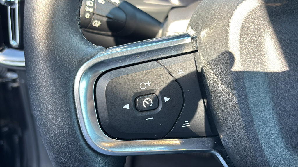 Certified 2024 Volvo XC40 B5 Plus w/ Climate Package AWD/4WD image 18