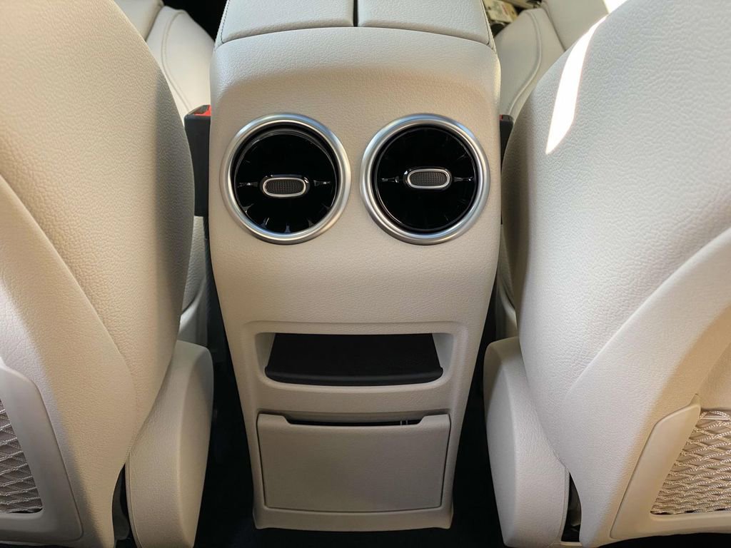 Certified 2025 Mercedes-Benz GLA 250 image 21