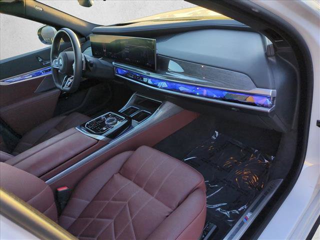 Certified 2025 BMW 750e xDrive w/ Premium Package AWD/4WD image 24