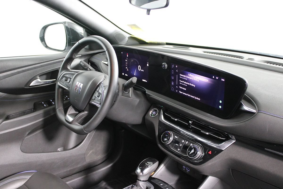 Used 2025 Buick Envista Sport Touring FWD image 25