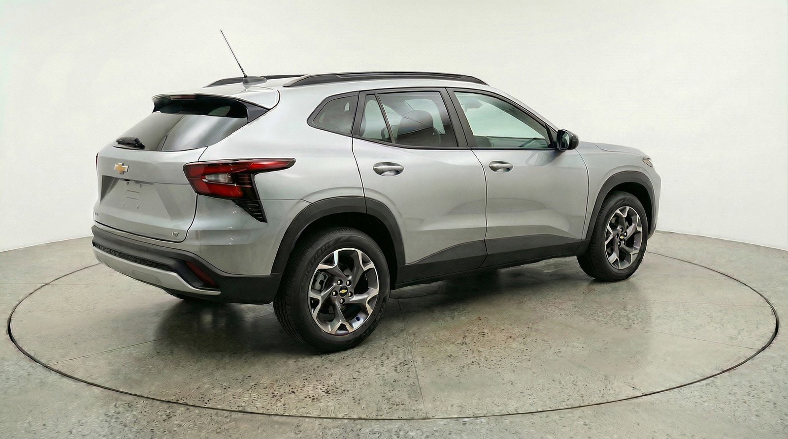 Used 2025 Chevrolet Trax LT w/ LT Convenience Package image 9