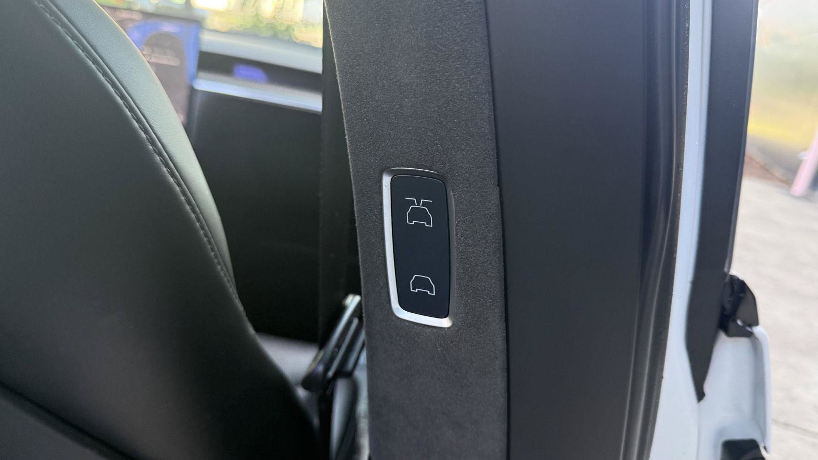 Used 2022 Tesla Model X AWD/4WD image 34