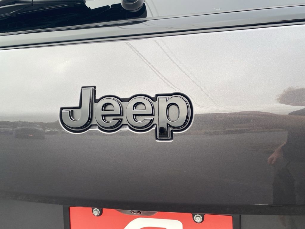 New 2025 Jeep Grand Cherokee L Altitude image 45