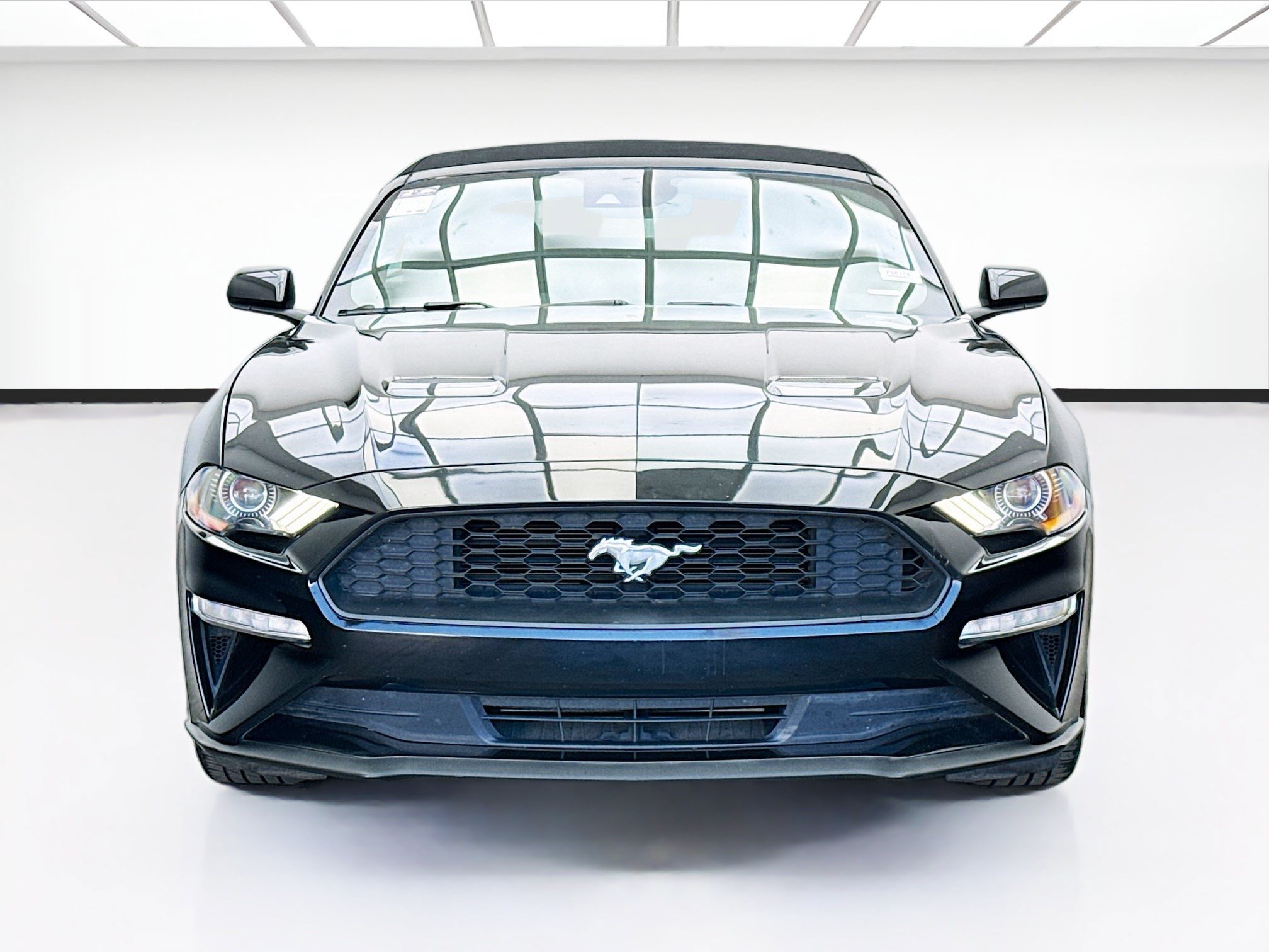 Used 2022 Ford Mustang Premium RWD image 2