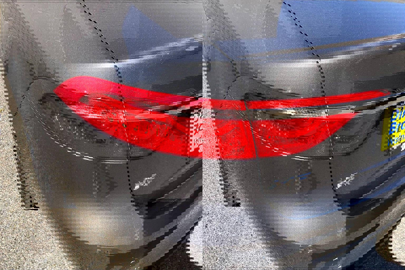 Used 2017 Jaguar XF Prestige image 28