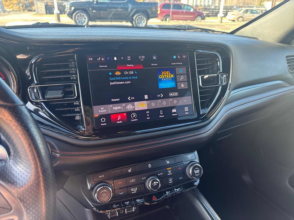 Used 2023 Dodge Durango GT image 16