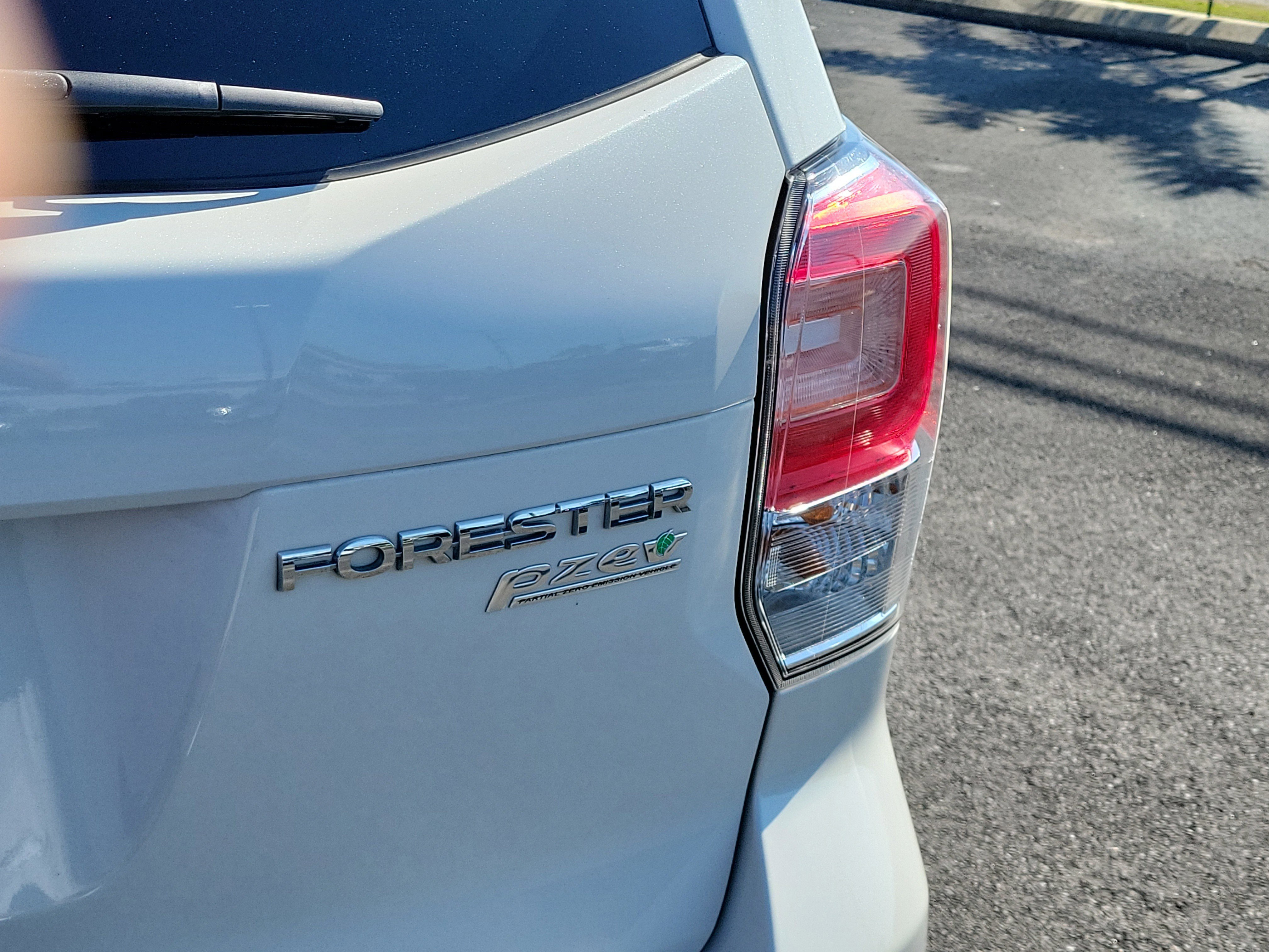 Used 2017 Subaru Forester 2.5i Limited image 11