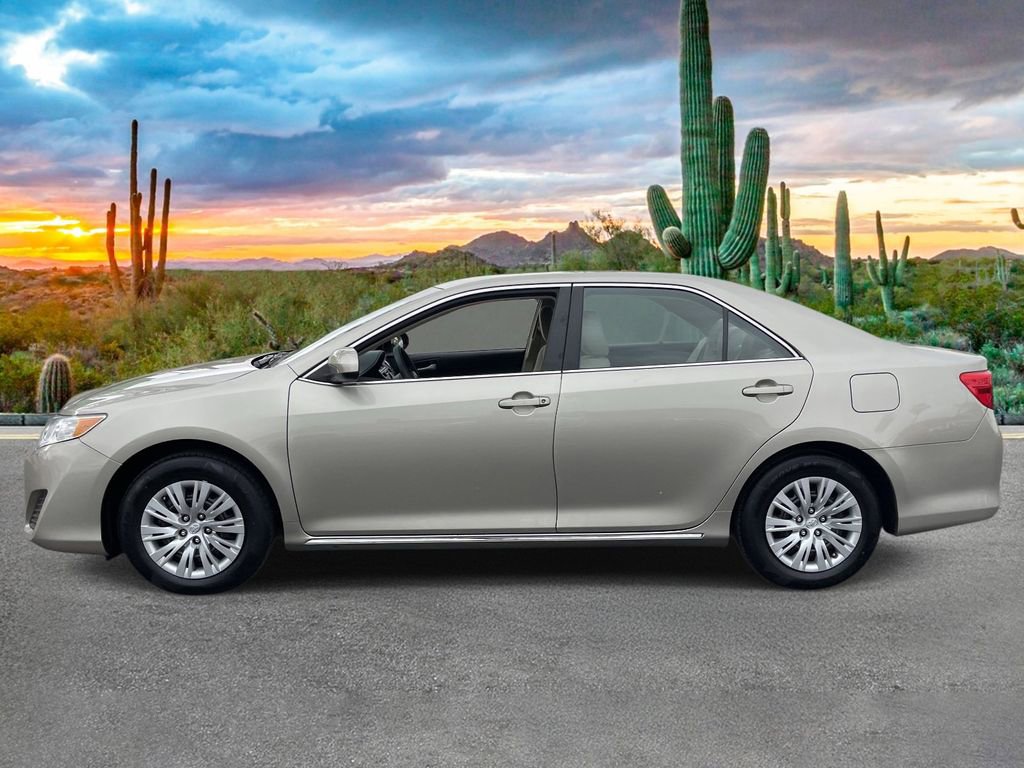 Used 2013 Toyota Camry LE image 6