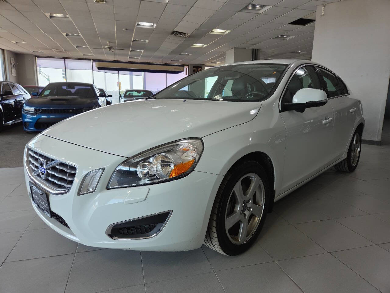 Used 2012 Volvo S60 T5 w/ Climate Pkg FWD image 3