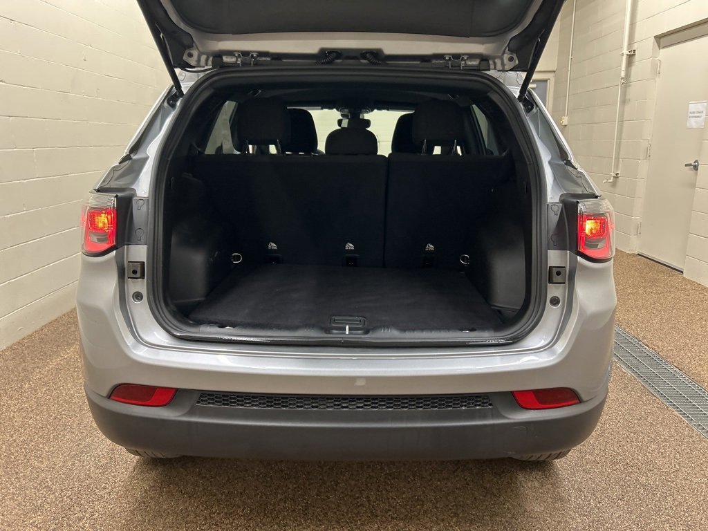 Used 2024 Jeep Compass Sport image 11