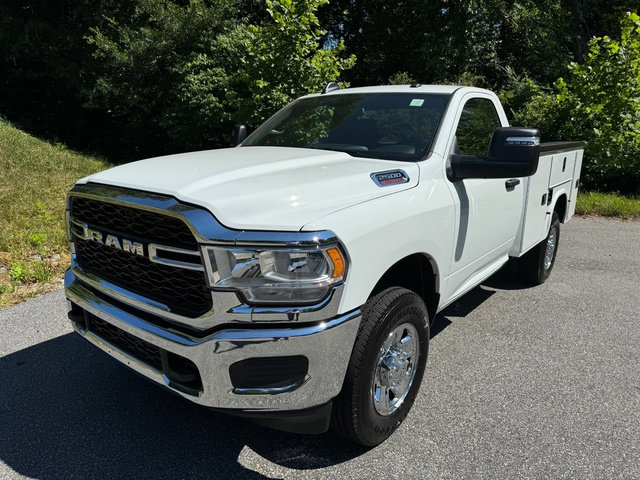 New 2024 RAM 2500 Tradesman w/ Chrome Appearance Group image 3