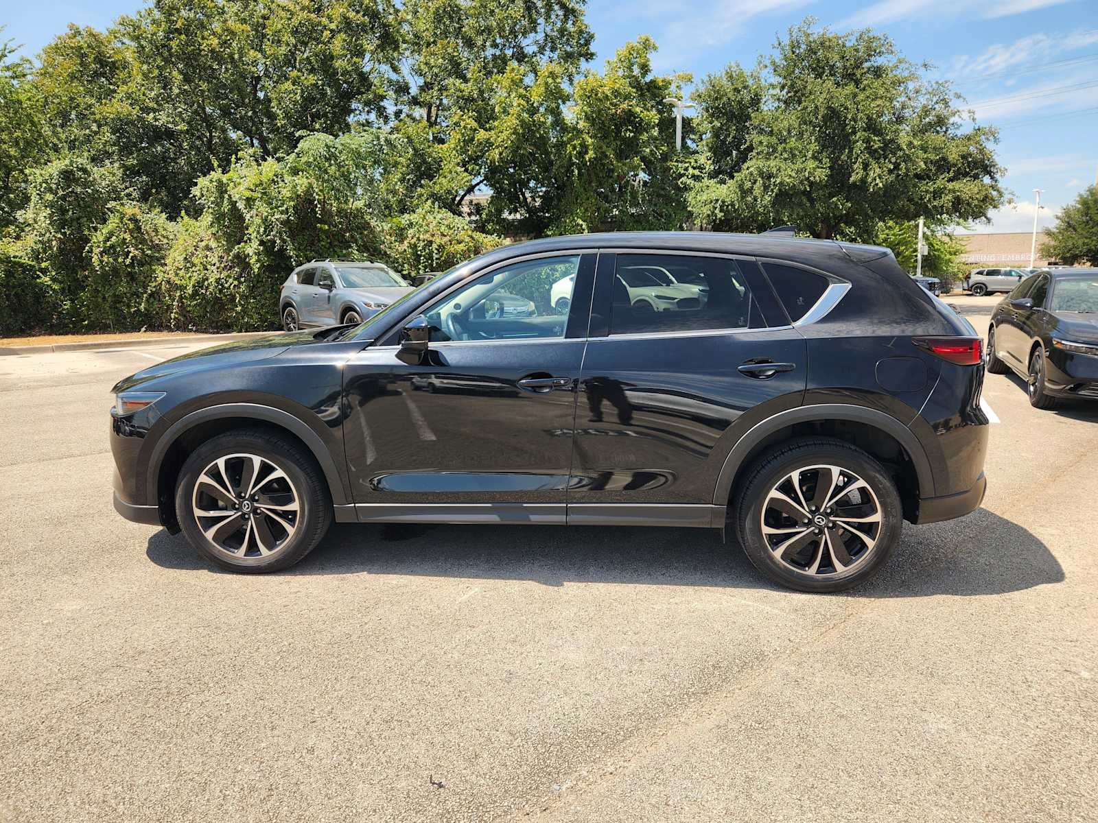 Used 2022 MAZDA CX-5 AWD 2.5 S w/ Premium Package image 4