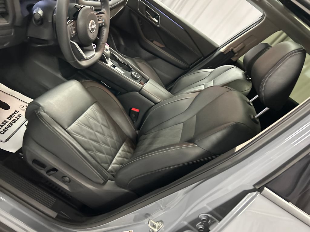 Used 2024 Nissan Rogue Platinum AWD/4WD image 10