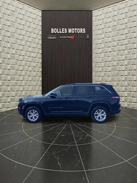 Certified 2023 Jeep Grand Cherokee Limited AWD/4WD image 10