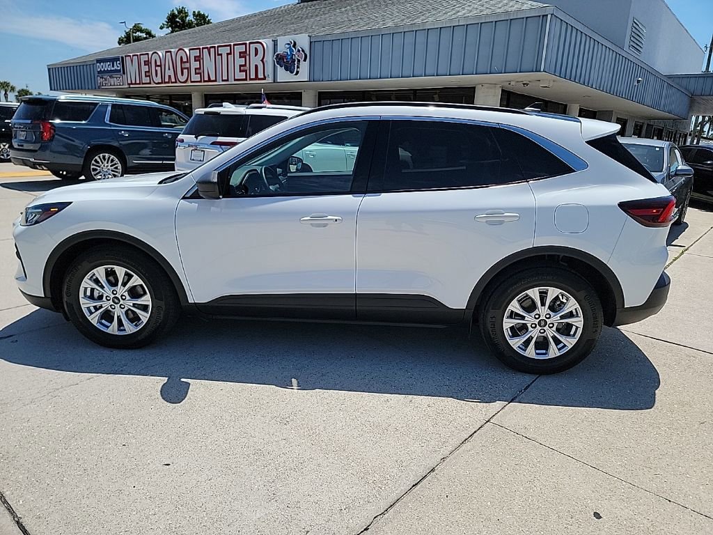 Used 2023 Ford Escape Active w/ Tech Pack #1 image 2