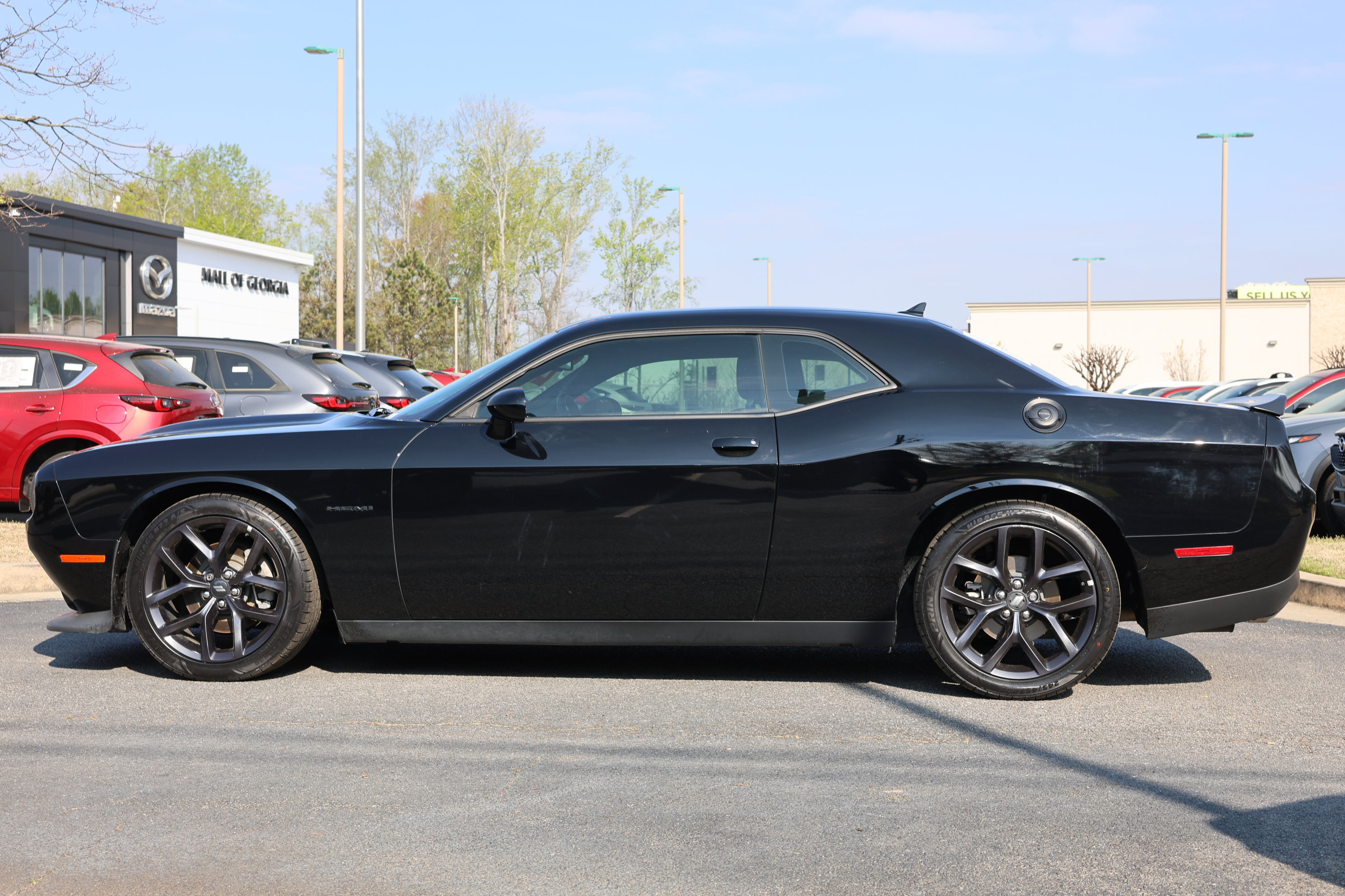 Used 2022 Dodge Challenger R/T w/ Blacktop Package RWD image 5