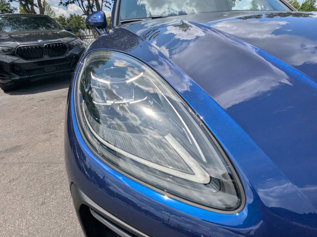 Used 2025 Porsche Macan AWD/4WD image 20