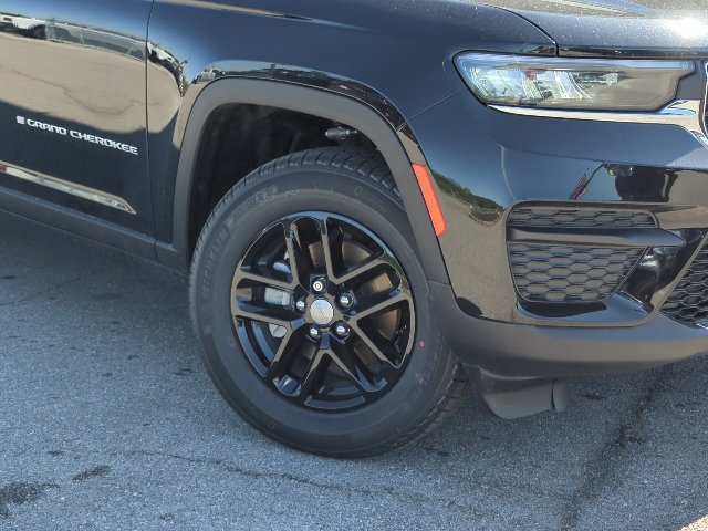 New 2026 Jeep Grand Cherokee Laredo X AWD/4WD image 2