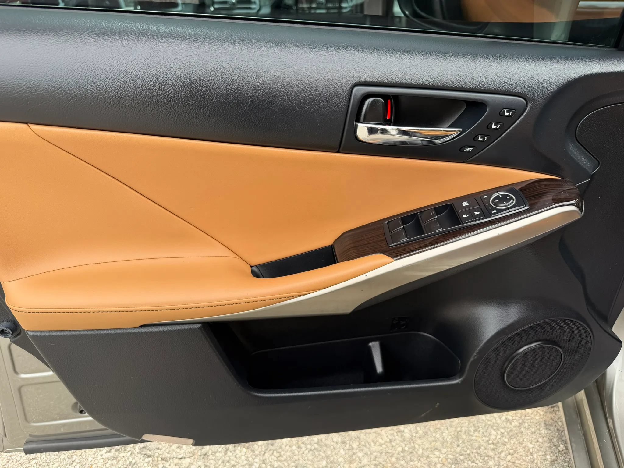 Used 2014 Lexus IS 250 AWD w/ Luxury Package w/Brown Wood image 10