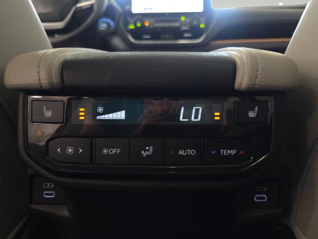 Used 2025 Toyota Grand Highlander AWD Hybrid image 29